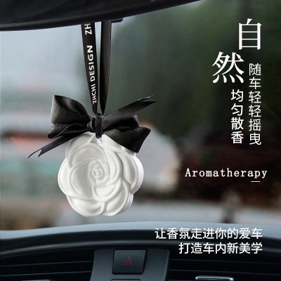 车载香薰栀子花香膏挂件车用香片自动散香高级感饰品摆件汽车用品